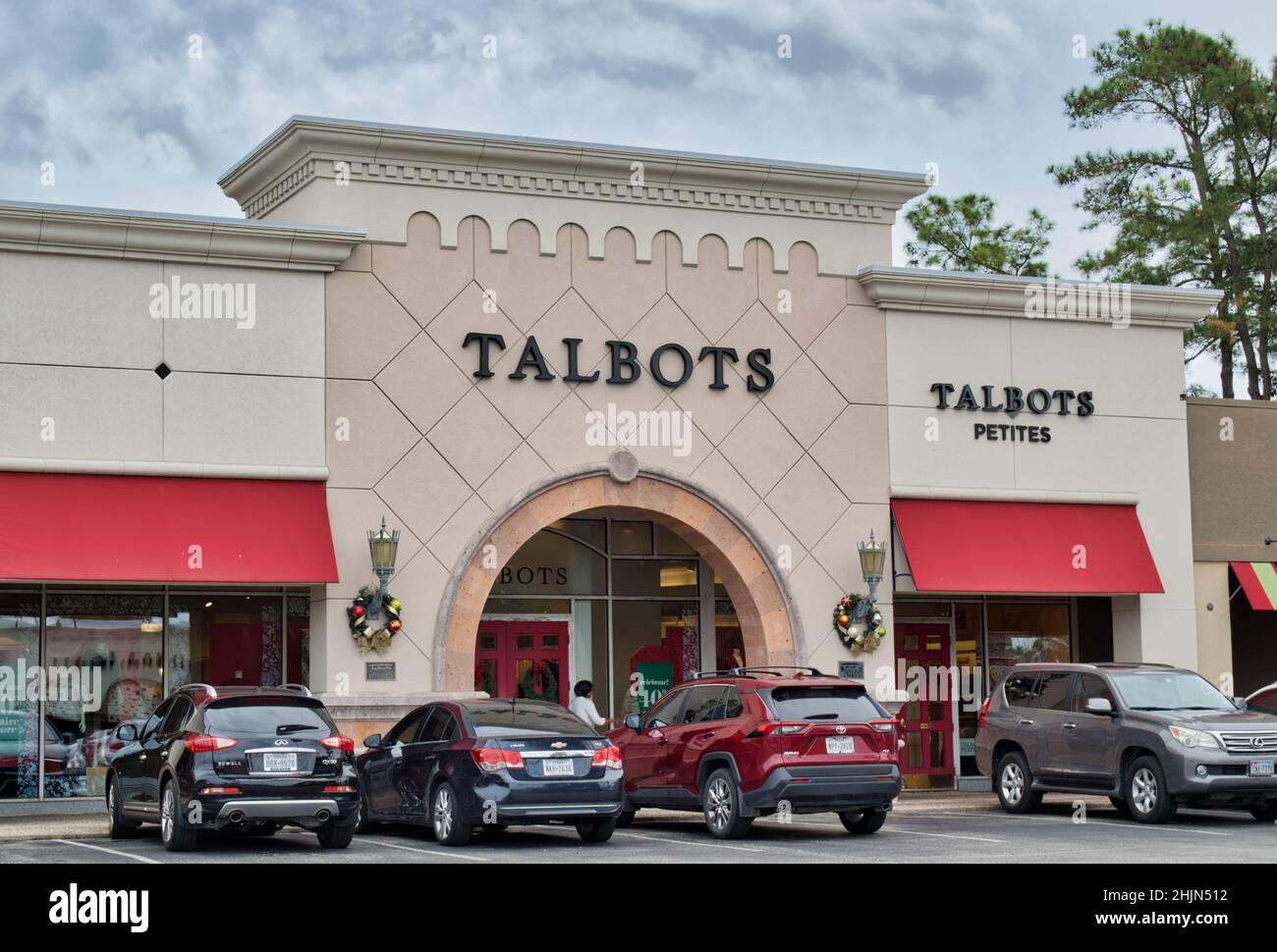 Houston, Texas USA 12-05-2021: Talbots-Schaufenster und Haupteingang in Houston TX. American Specialty Retailer von Kleidung und Accessoires, est. 1947. Stockfoto