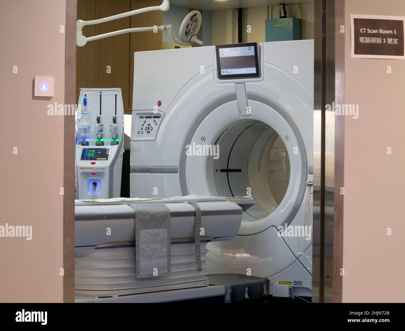 CT-Scan-Raum in öffentlichen Krankenhäusern, Hongkong, China. Stockfoto