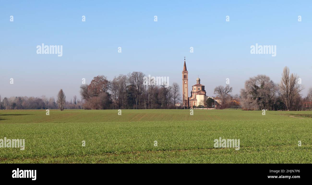 Landschaft Landschaft der Po-Tal, Pianura Padana, mit der Kirche Sant'Andrea von Quarto, Teil der Gemeinde Bologna. Italien Stockfoto
