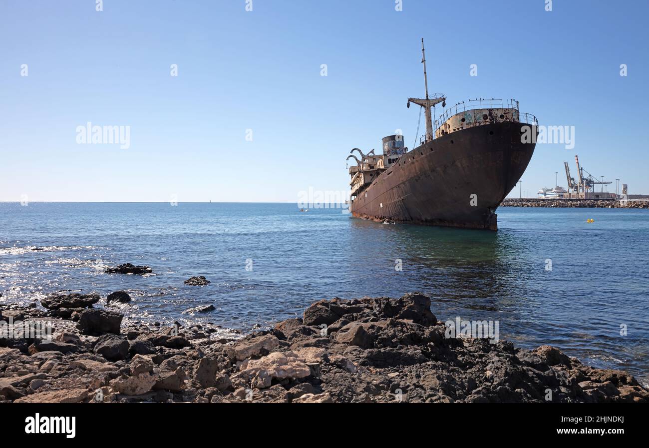Schiffswrack in Arrecife (Lanzarote) Spanien, vor vielen Jahren versenkt Stockfoto