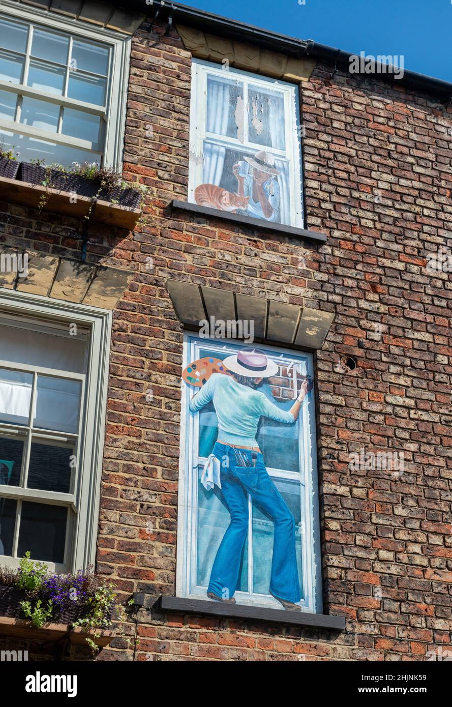 Selbstporträt des Künstlers - Teil des Stadtfenster-Trompe-l'oeil Wandgemälde-Projekts in Knaresborough, North Yorkshire Stockfoto