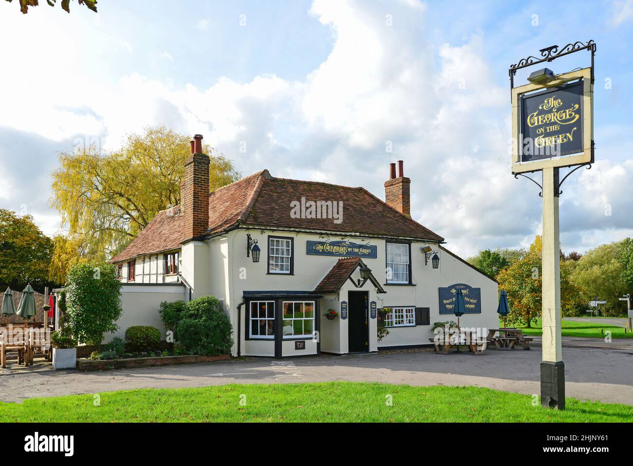 16. Jahrhundert "The George on The Green" Inn, Holyport Green, Holyport, Berkshire, England, Vereinigtes Königreich Stockfoto