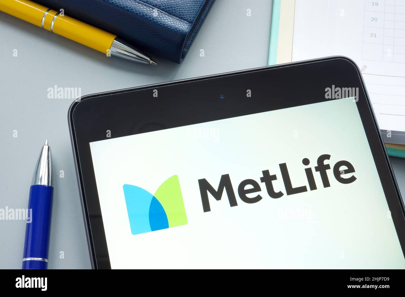 KIEW, UKRAINE - 27. Januar 2022. MetLife oder Metropolitan Life Insurance Company Logo. Stockfoto