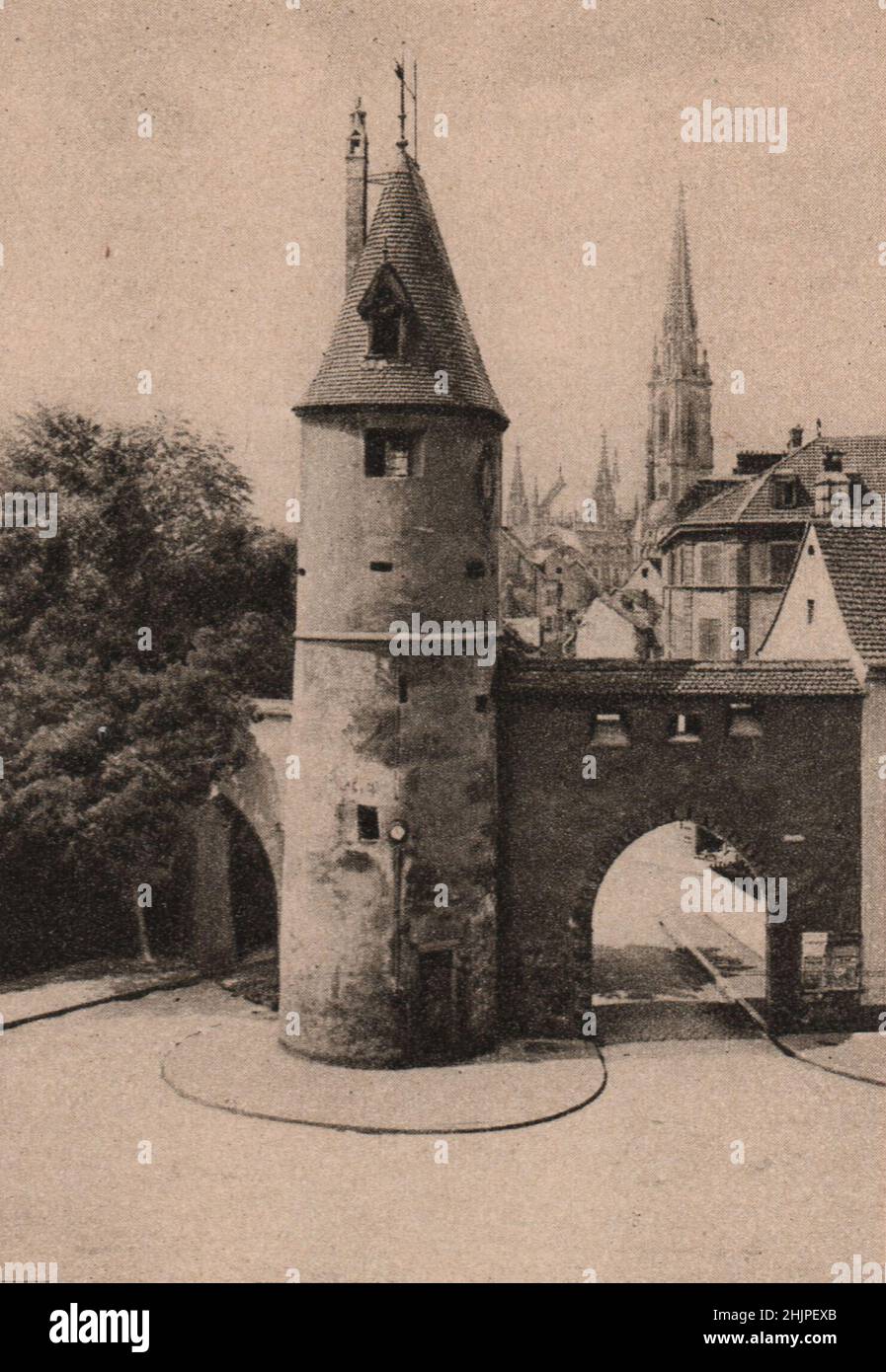 Mulhouse, die Überreste seines Wohlstands als freie imperiale Städte. Haut-Rhin. Elsass-Lothringen (1923) Stockfoto
