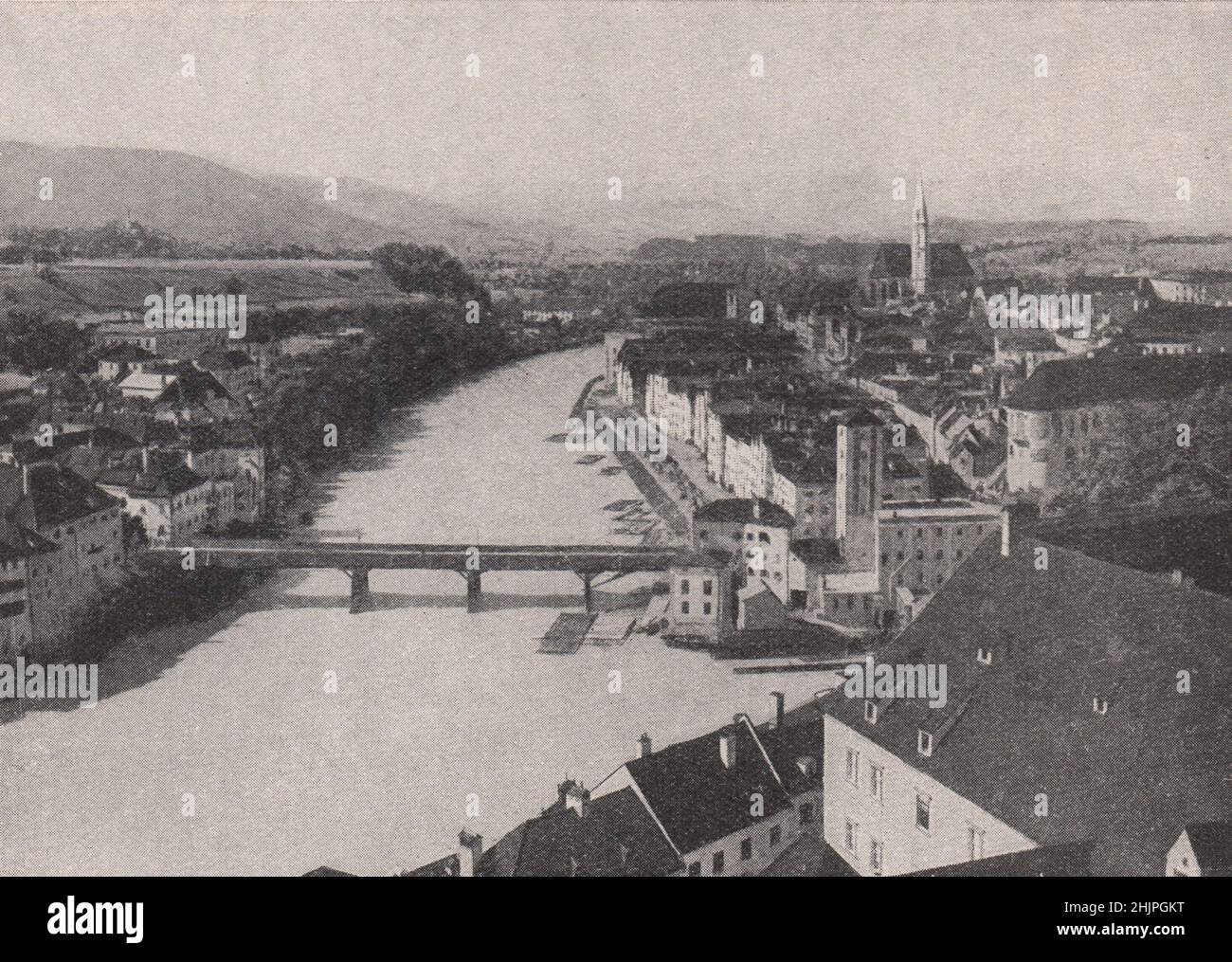 Steyr, eine Stadt in Oberösterreich, die für ihre Eisenwaren bekannt ist (1923) Stockfoto