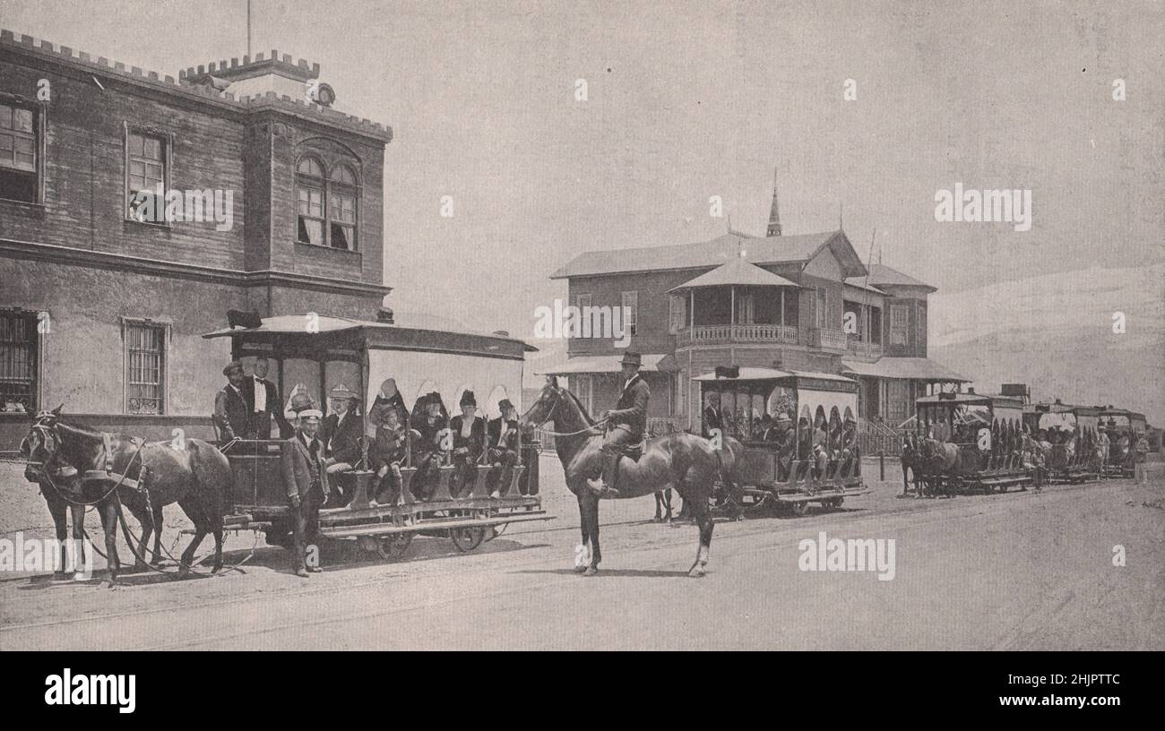 Urige Pferdebahnen, die die wichtigsten Kommunikationsmittel in Iquique bereitstellen. Chile (1923) Stockfoto