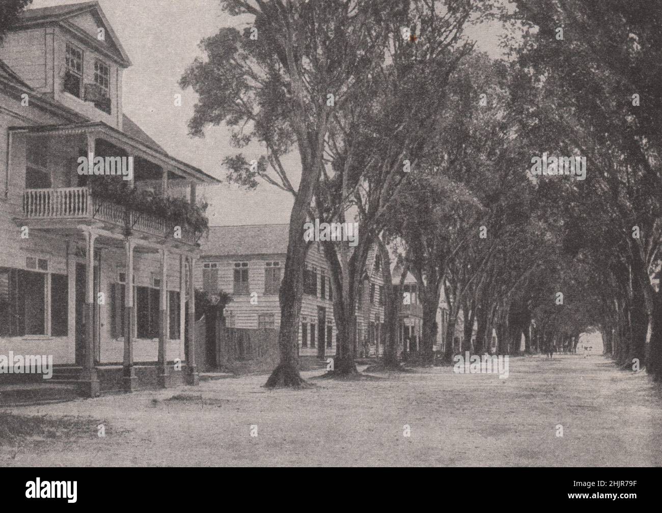 Blick auf die Heerenstraat, die Hauptstraße von Paramaribo. Surinam. Guianas (1923) Stockfoto
