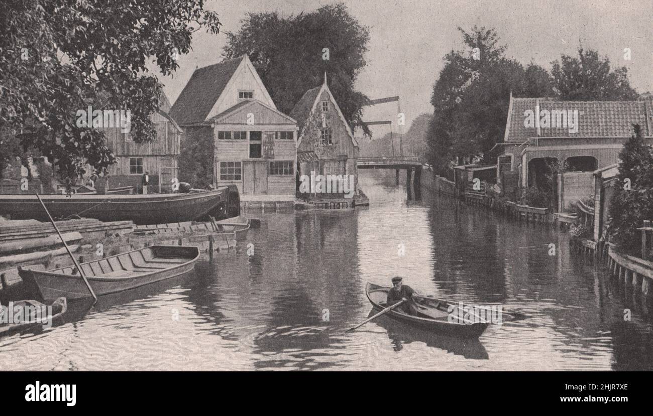 Old Edam, früher Fischerhafen und heute bekannt für die besten holländischen Käsesorten. Niederlande. Niederlande (1923) Stockfoto