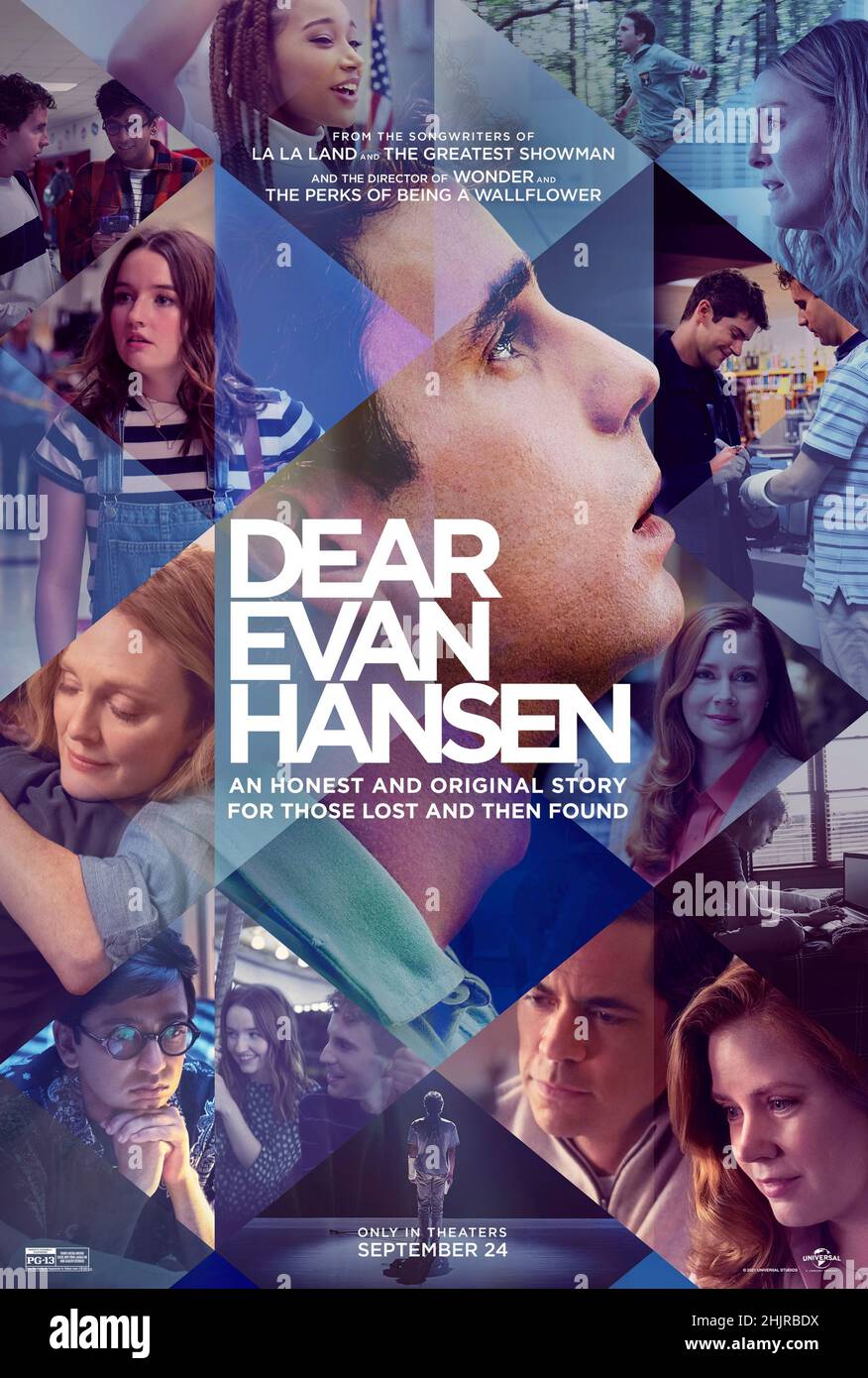 Dear Evan Hansen (2021) unter der Regie von Stephen Chbosky mit Ben Platt, Julianne Moore und Kaitlyn Dever. Verfilmung des mit dem Tony und Grammy ausgezeichneten Musicals über Evan Hansen, einen High School Senior mit sozialer Angststörung und seine Reise der Selbstfindung und Akzeptanz nach dem Selbstmord eines Mitschüler. Stockfoto