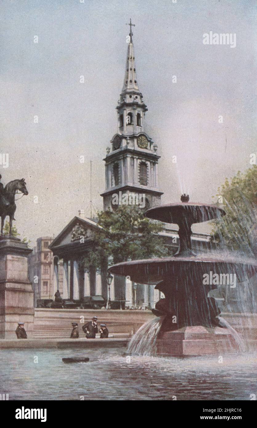 Trafalgar Square, auf dem Gelände des alten Dorfes Charing, wurde von 1829 bis 67 angelegt. Die Kirche ist St. Martin's-in-the-Fields. London (1923) Stockfoto