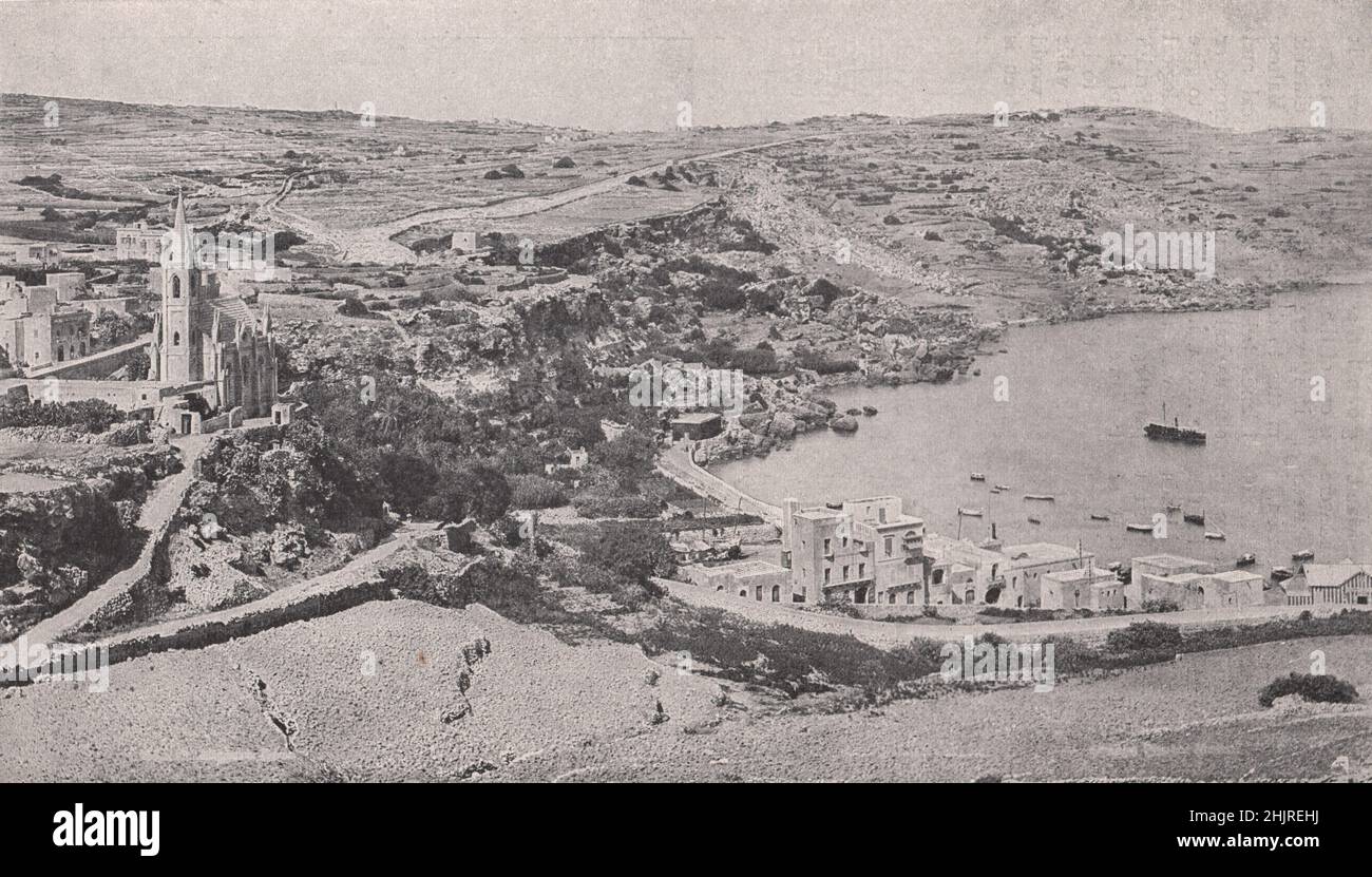 Panoramabild von Gozo, der Schwesterinsel Maltas, zeigt seinen Landeplatz auf Miggiar (1923) Stockfoto
