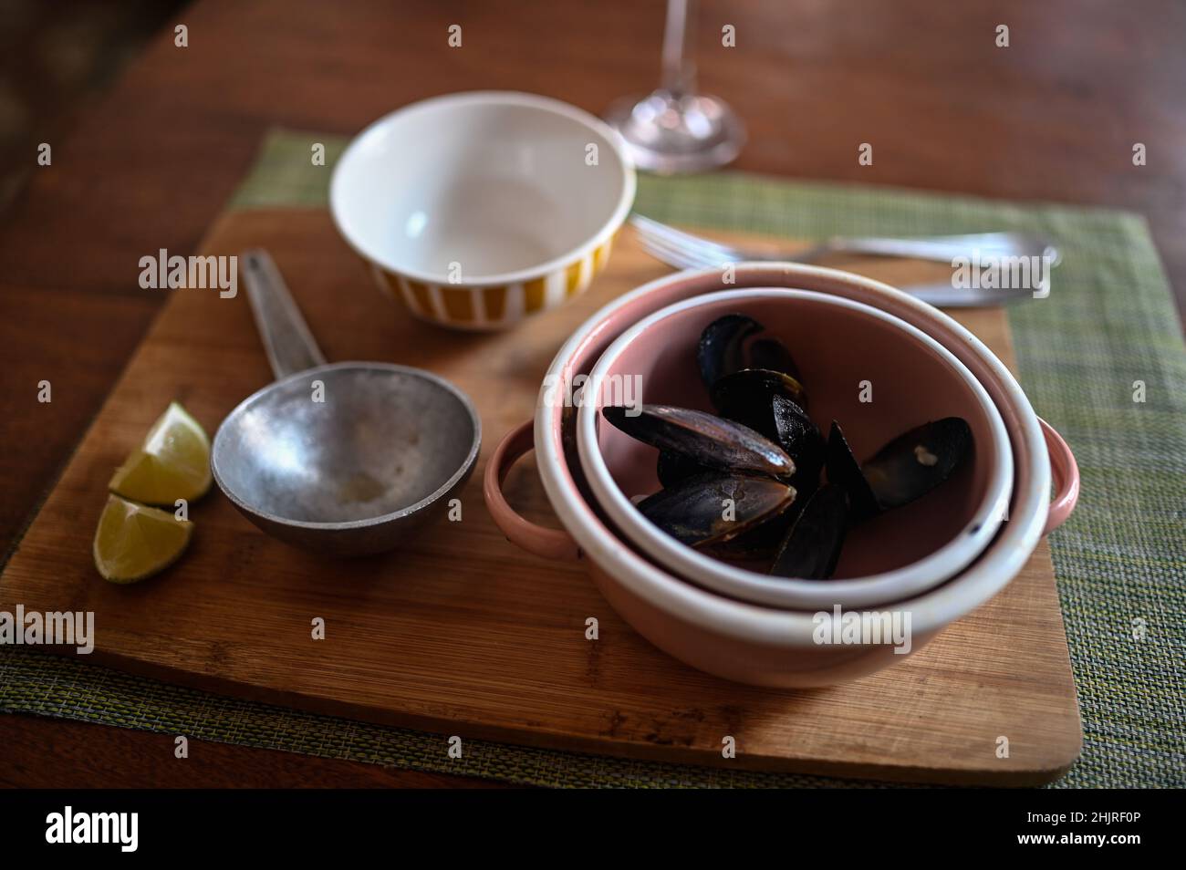 Das Abendessen wurde im Oh La Bistrot, einem großartigen Restaurant in Cartagena, vom französischen Küchenchef Gilles Dupart, Kolumbien, serviert Stockfoto