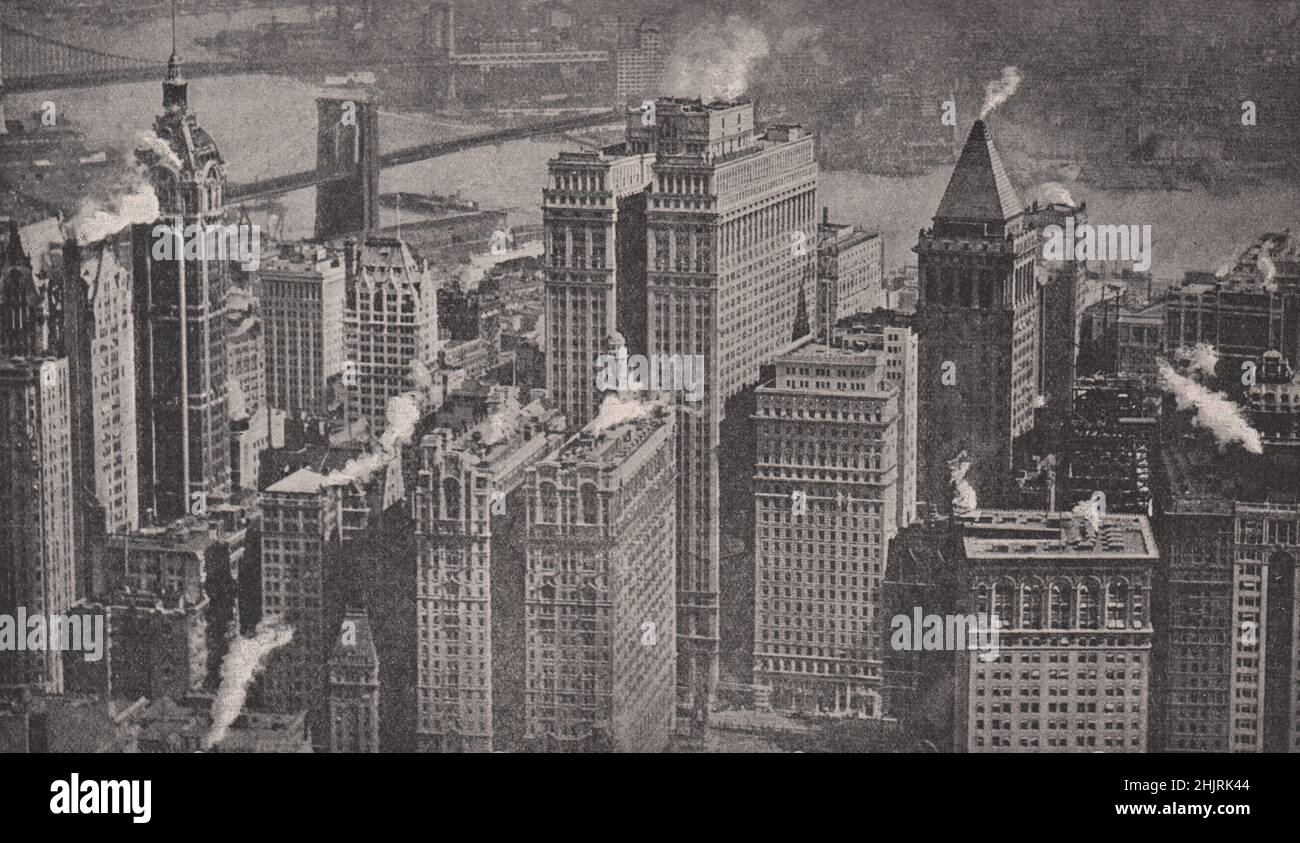 Blick auf Brooklyn über die großen Wolkenkratzer am Broadway. New York City (1923) Stockfoto