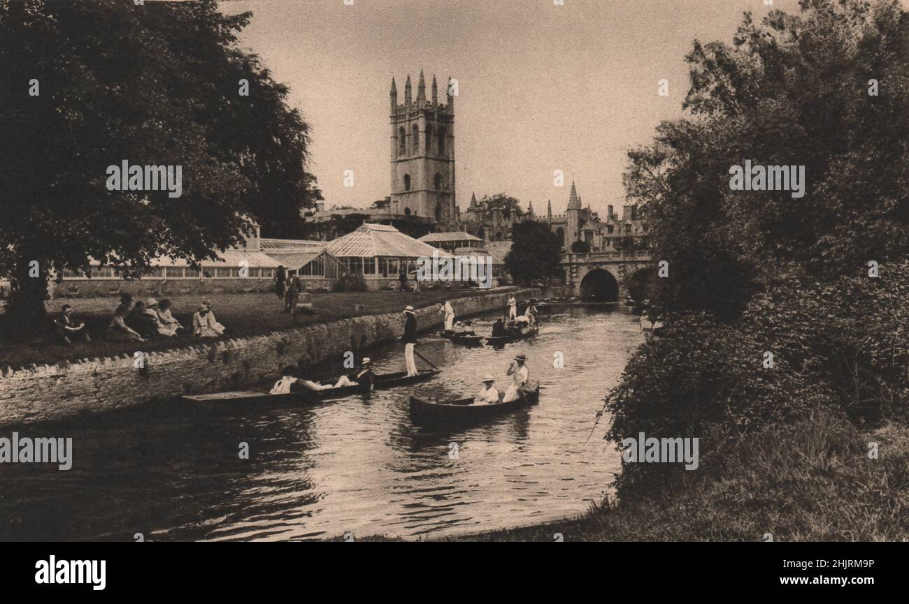 Nach der Brücke am Magdalen Tower windet sich der windende Cherwell am Botanischen Garten vorbei, um die Themse zu finden. Oxford (1923) Stockfoto