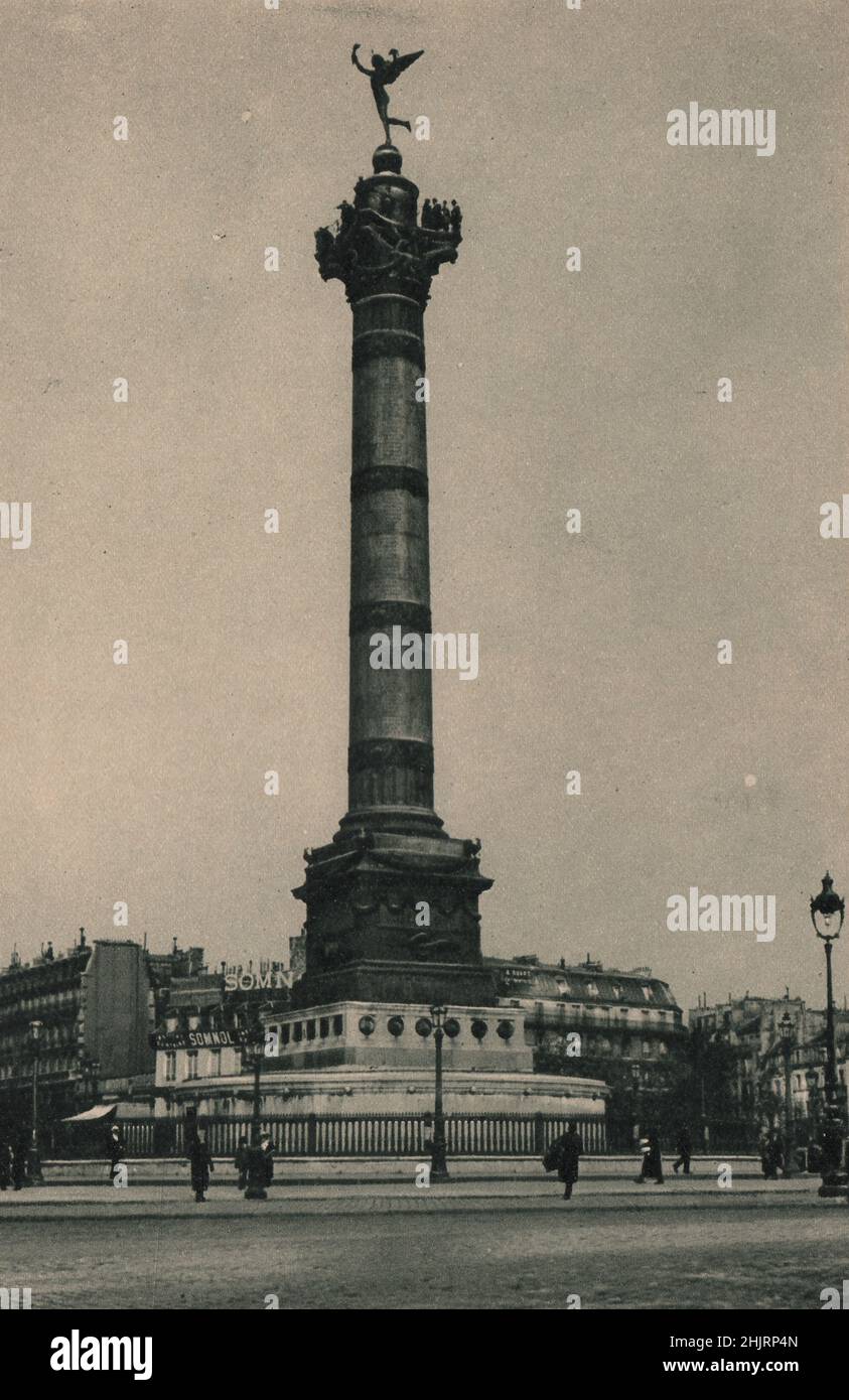 Die Julisäule im Zentrum des Place de la Bastille erinnert an die Opfer der Revolution im Juli 1830. Paris (1923) Stockfoto
