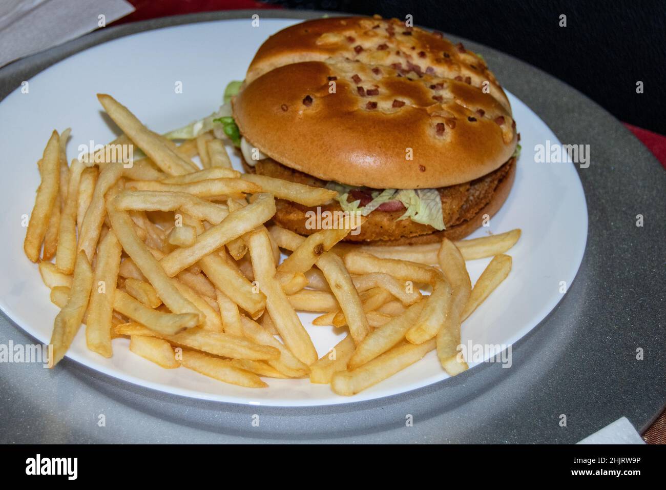Sandwich-Hamburger mit pommes frites Stockfoto