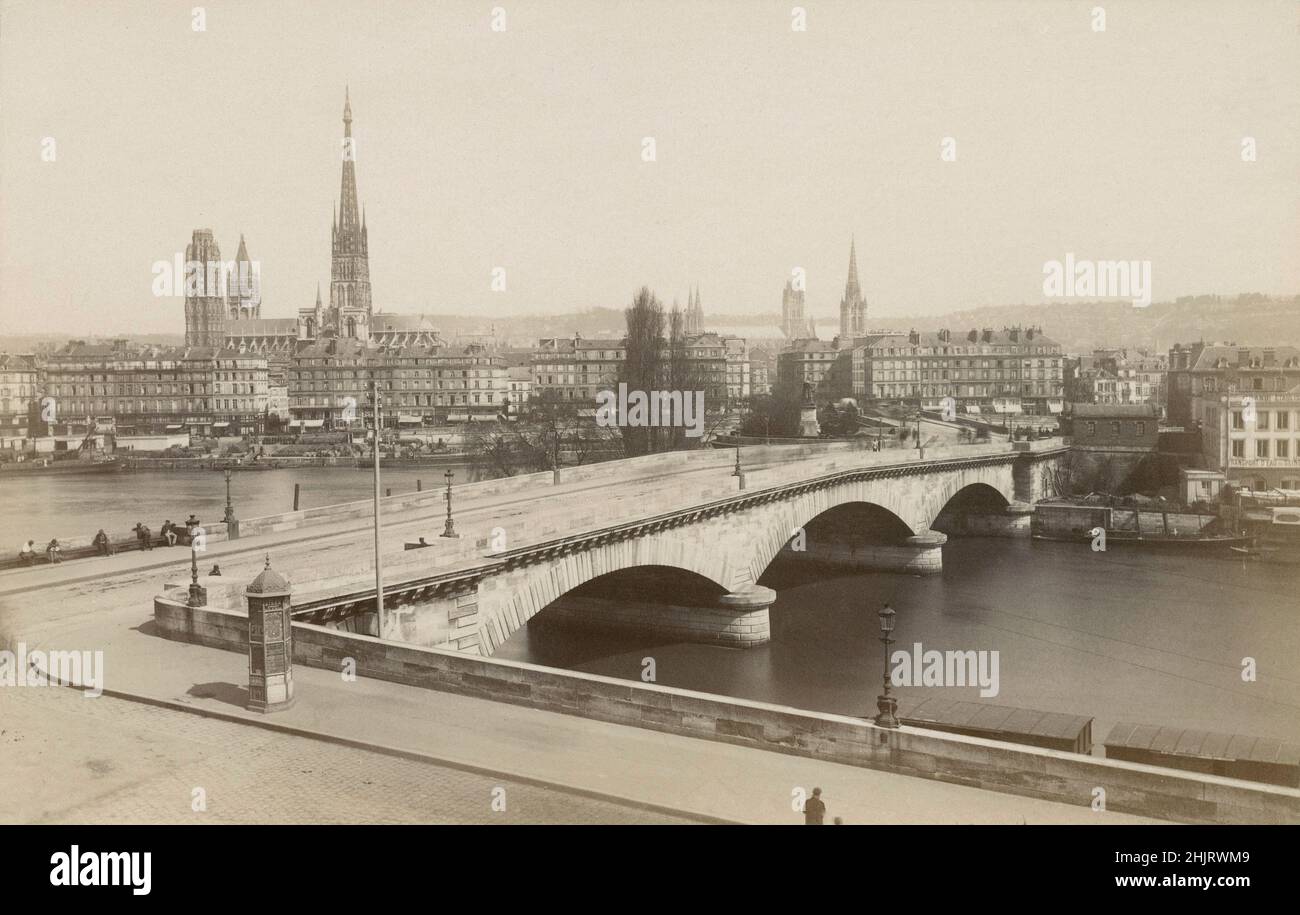 Antike Fotografie der Pierre-Corneille-Brücke mit der Kathedrale von Rouen aus dem Jahr 1890 in Rouen, Frankreich. QUELLE: ORIGINAL ALBUMIN FOTO Stockfoto