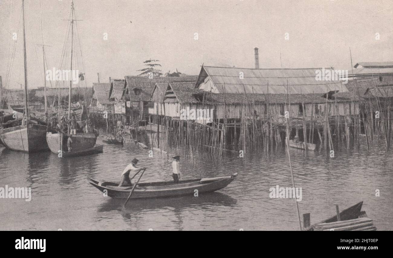 Primitive Pfahlhäuser der Eingeborenen von Singapur, dem Chef der Straits Settlements (1923) Stockfoto