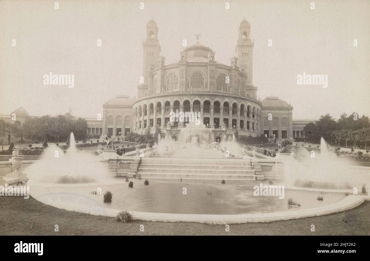Antike Fotografie des Palais du Trocadéro und des Brunnens in Paris, Frankreich, um 1890. QUELLE: ORIGINAL ALBUMIN FOTO Stockfoto