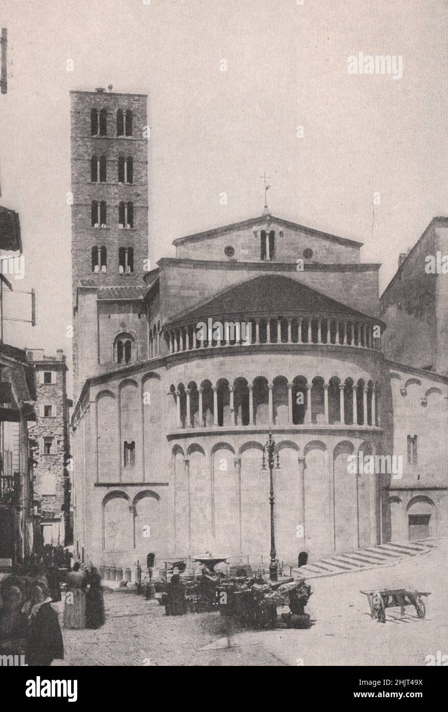 Santa Maria della Pieve von der Piazza Vasari, Arezzo. Italien. Toskana (1923) Stockfoto