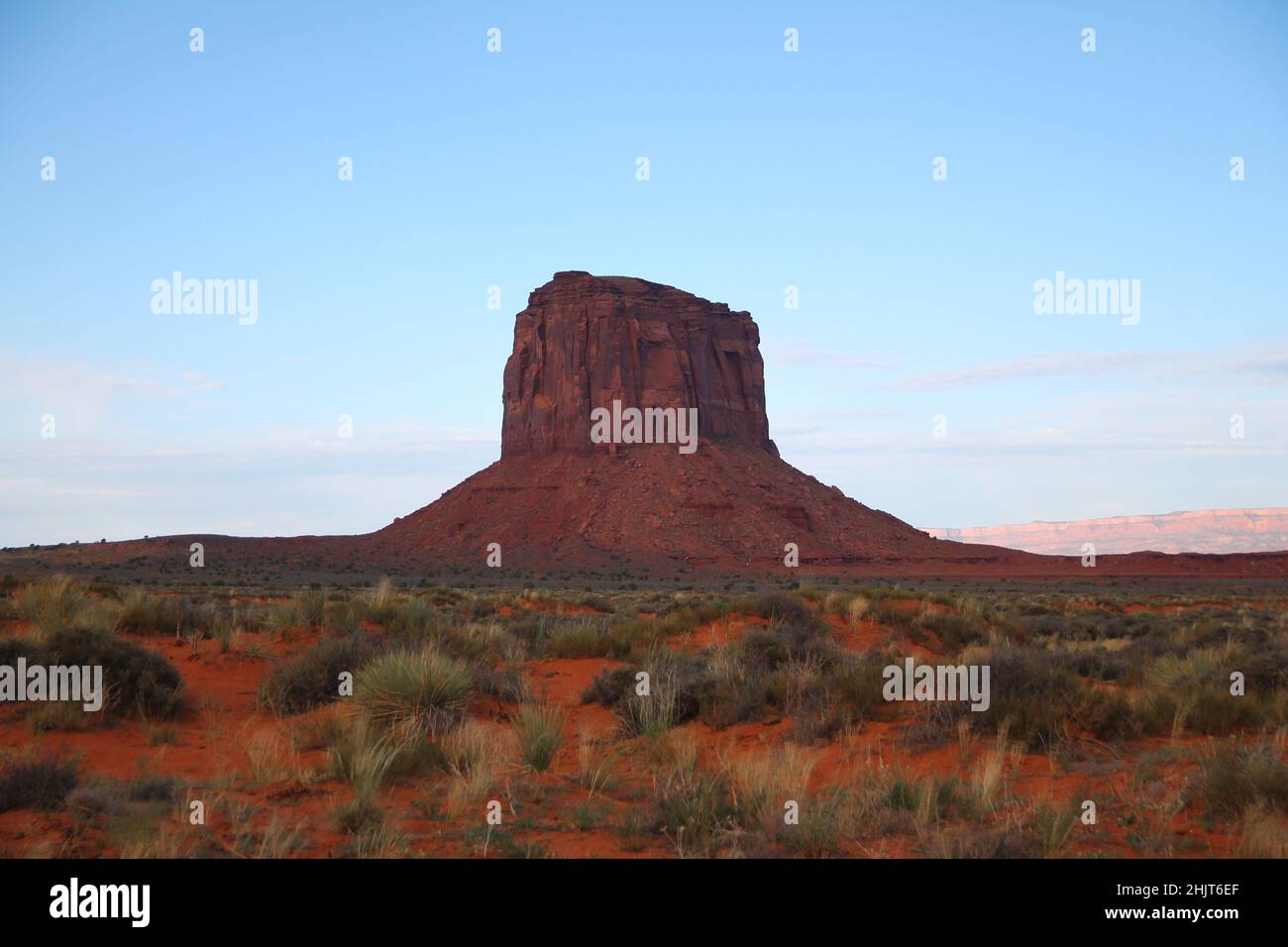 Ein großer roter Hoodoos des Monument Valley in Utah Stockfoto