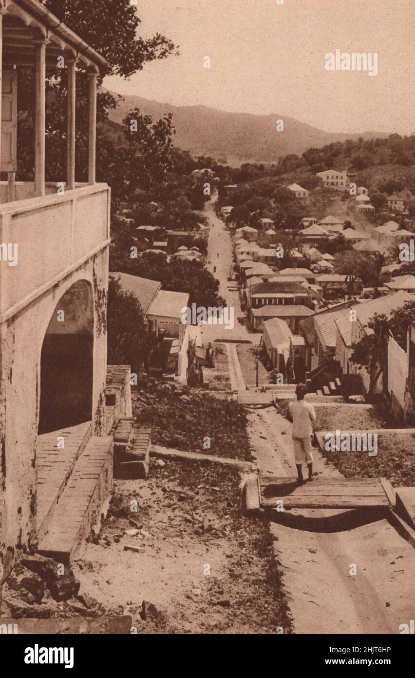St. Thomas war Däne, bis er 1916 von den USA gekauft wurde. Die Hauptstadt ist Charlotte Amalie. AMERIKANISCHE Jungferninseln. Westindische Inseln (1923) Stockfoto