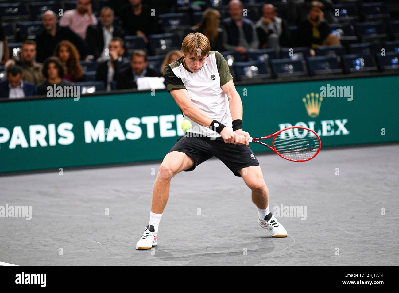 Ilya Ivashka aus Bulgarien während des Rolex Paris Masters 2021, ATP Masters 1000 Tennisturniers, am 3. November 2021 in der Accor Arena in Paris, Frankreich. Stockfoto