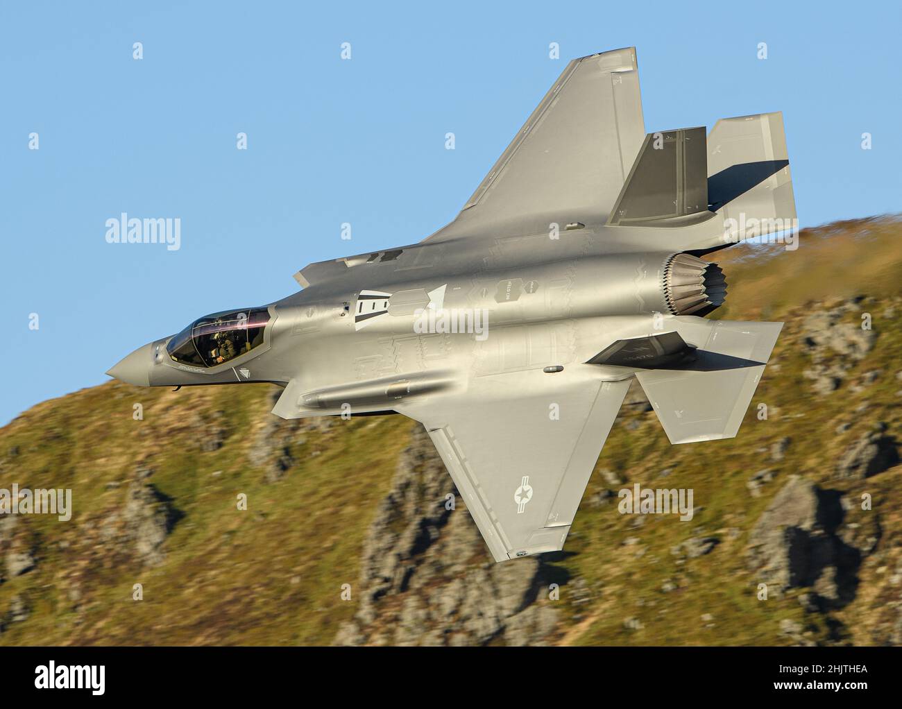 AF 19 5476 US Air Force Lockheed Martin F-35A Blitz II der 495th Jagdgeschwader (Valkyries), 48th Jagdflügel, führt durch den Mach Loop. Donnerstag, 20. Januar 2022. (Kredit: Jon Hobley | MI News) Kredit: MI Nachrichten & Sport /Alamy Live News Stockfoto