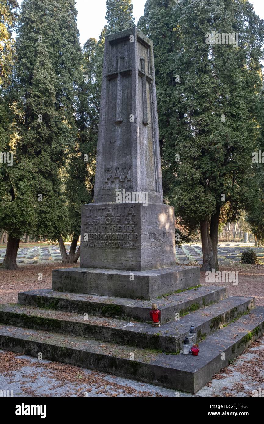 Breslau, Polen - 16. Januar 2022. Italienischer Kriegsfriedhof. Hier sind über 1,000 italienische Offiziere und Soldaten aus dem ersten und zweiten Weltkrieg begraben. Se Stockfoto