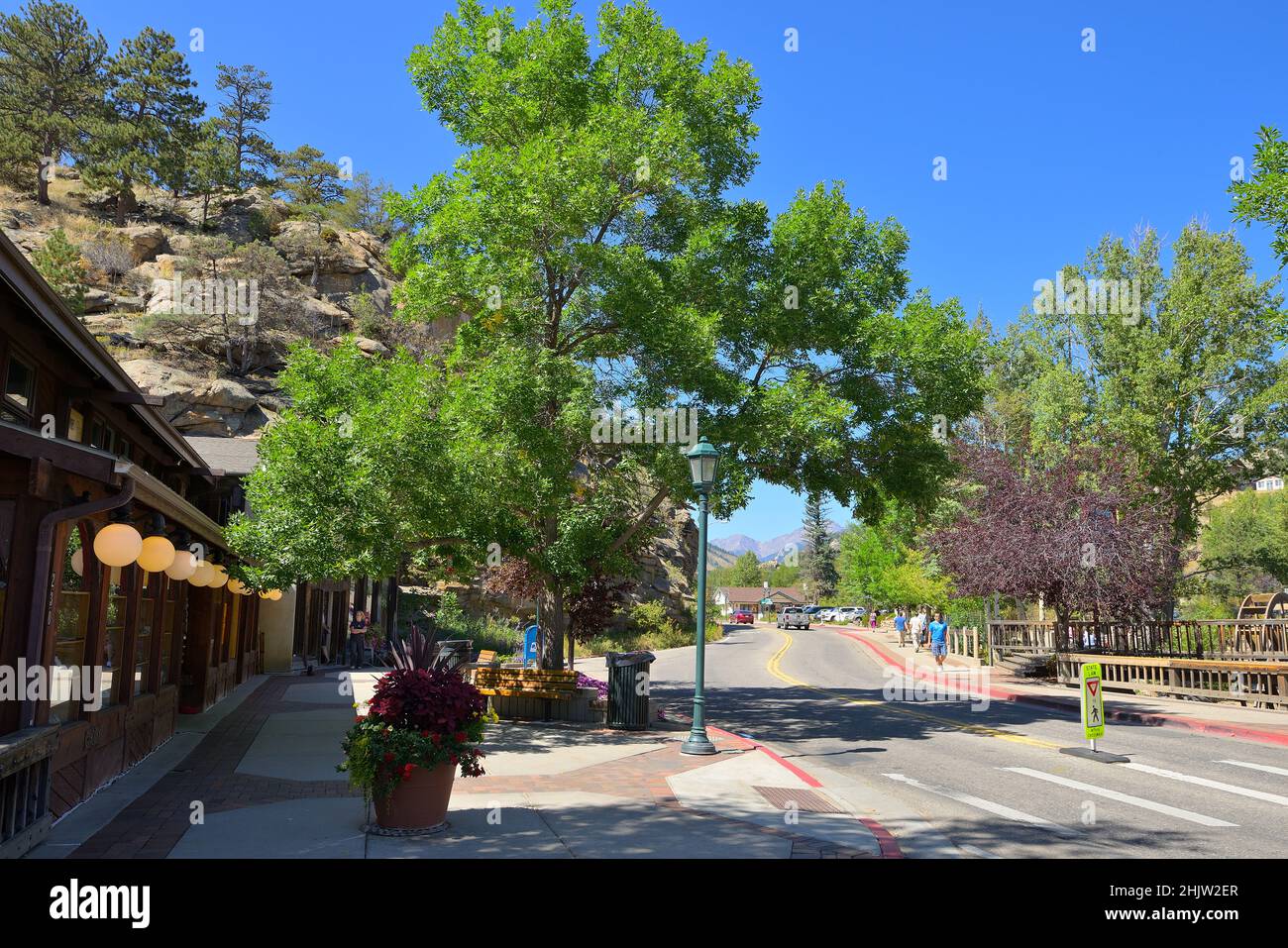 Die malerische Innenstadt dieses beliebten Sommerresorts, Estes Park CO Stockfoto