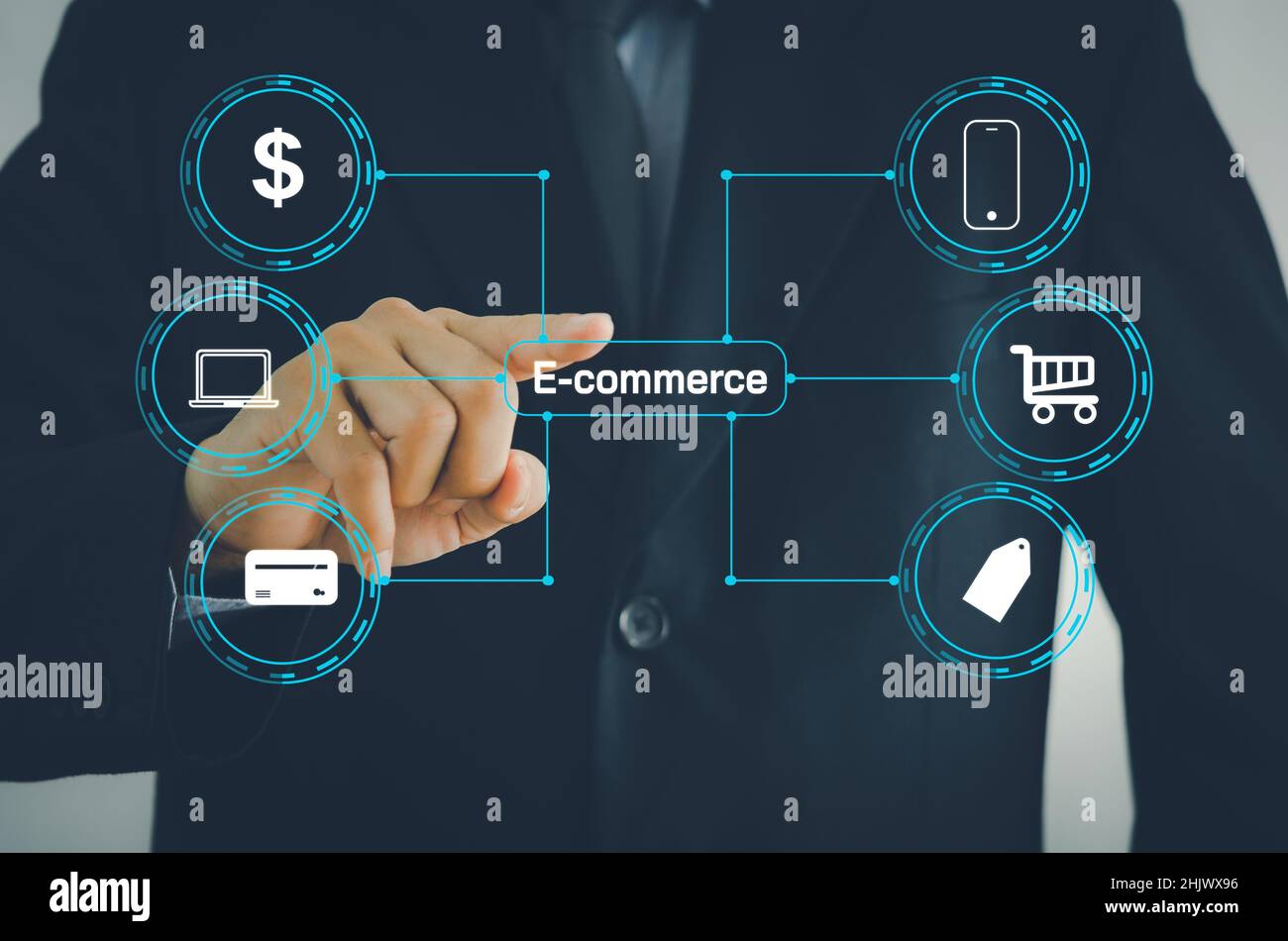 E-Commerce Online-Shopping Digitales Marketing Internet-Business-Technologie-Konzept auf virtuellem Bildschirm. Stockfoto