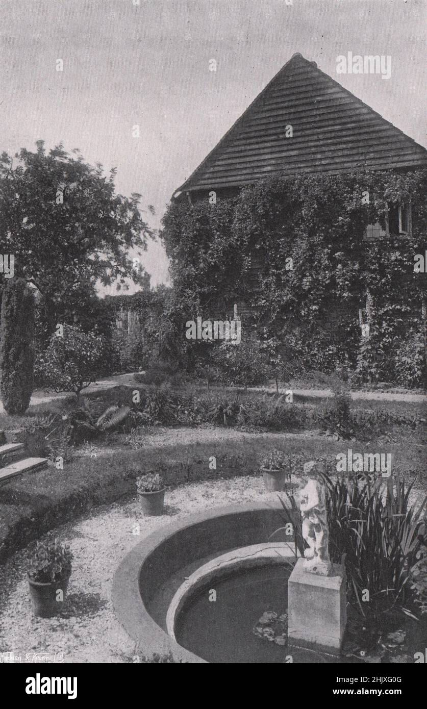 Der italienische Garten. Hampshire. Rosebank, Silchester Common. - Entworfen von Herrn Mervyn E. Macartney (1922) Stockfoto