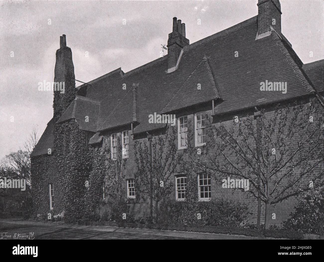 Westfront. London. Das Rote Haus, Upton, Kent. - Entworfen von Herrn Philip Webb (1922) Stockfoto