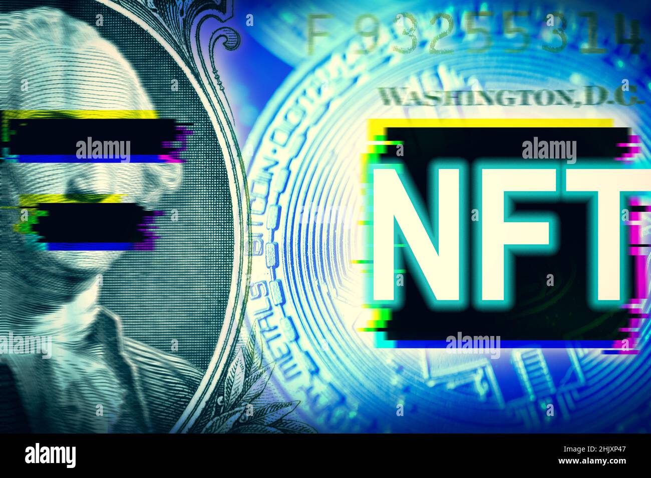 NFT-Wort auf Dollarschein- und Bitcoin-Münzhintergrund mit futuristischem Glitch-Effekt. Nicht vertretbares Token- und Krypto-Art-Konzept. Stockfoto