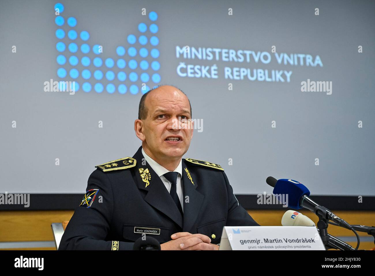 Der künftige tschechische Polizeipräsident Martin Vondrasek spricht während der Pressekonferenz über die Ergebnisse der Ausschreibung für den Posten des Polizeipräsidenten am 1. Februar 2022 in Prag, Tschechische Republik. (CTK Photo/Vit Simanek) Stockfoto