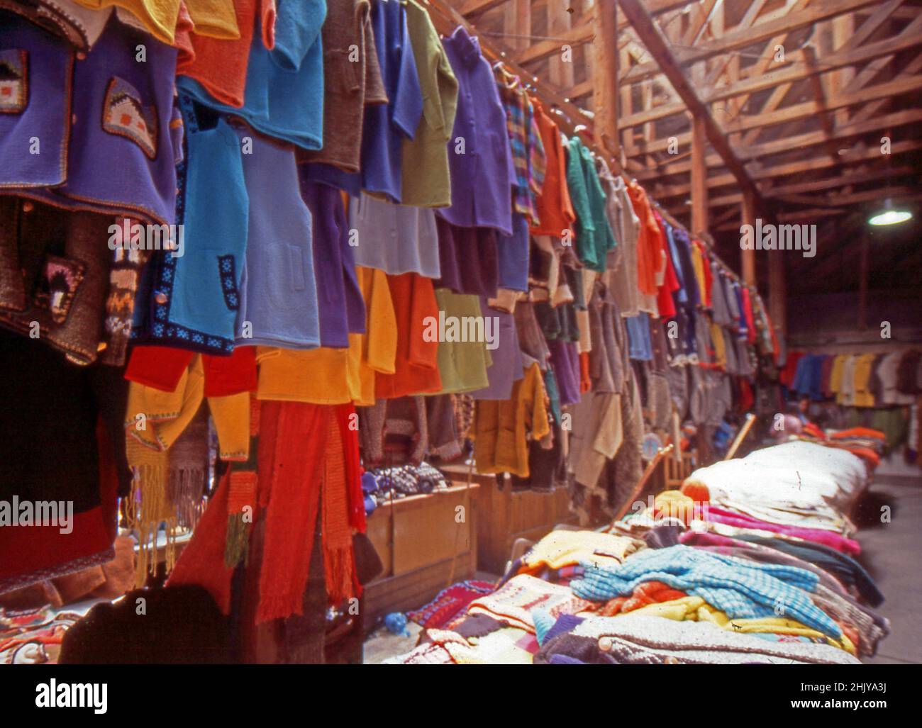 Chiloé Island, Chile. Der Markt von Castro (gescannt von Farblider) Stockfoto