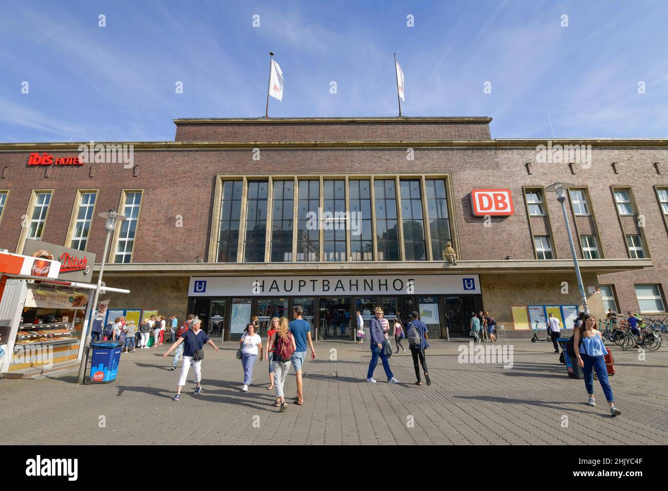 Hauptbahnhof, Konrad-Adenauer-Platz, Düsseldorf, Nordrhein-Westfalen, Deutschland Stockfoto