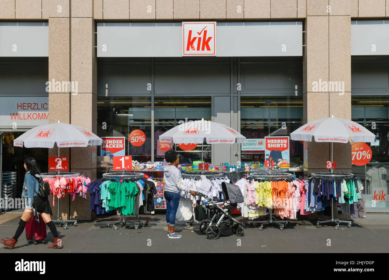 KIK Textilien, Konrad-Adenauer-Platz, Düsseldorf, Nordrhein-Westfalen, Deutschland Stockfoto