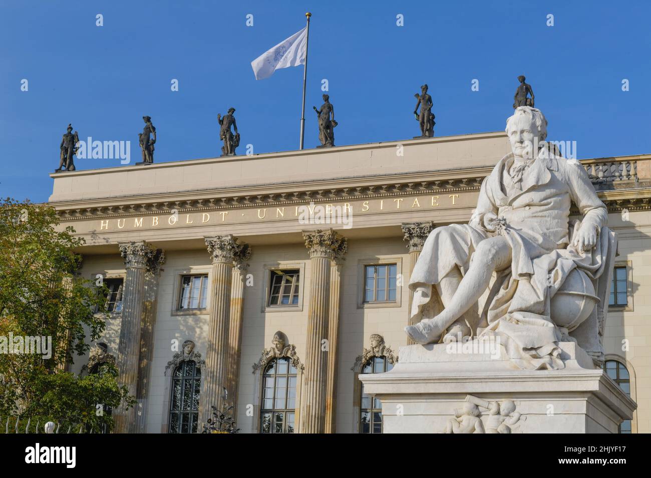 Denkmal Alexander von Humboldt, Hauptgebäude, Humboldt-Universität, Unter den Linden, Mitte, Berlin, Deutschland Stockfoto