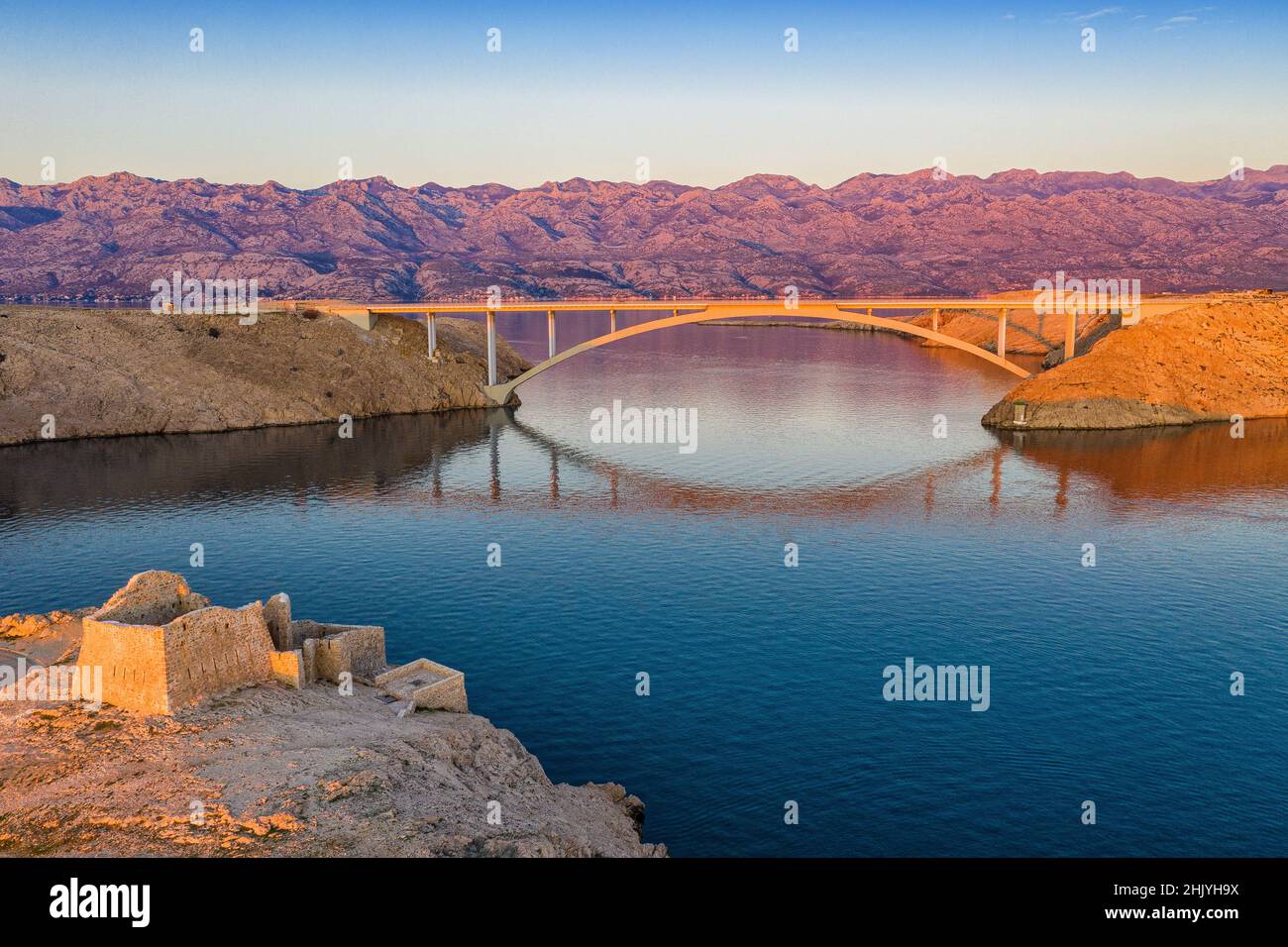 Brücke zur Insel Pag Stockfoto