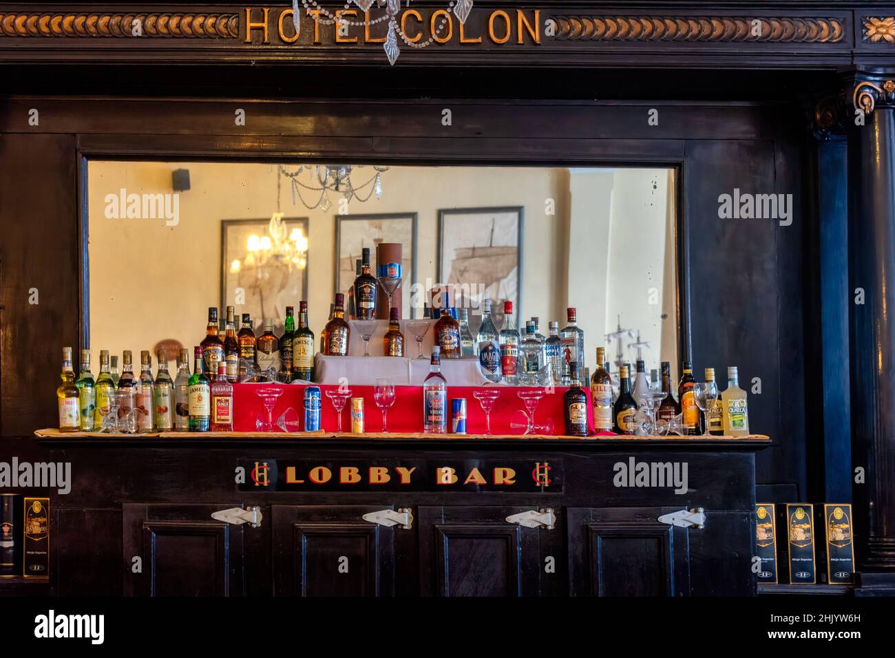 Lobbybar im 'Hotel Colon'. Der berühmte koloniale Architekturort gehört zur Hotelkette 'Isla Azul'. „Doppelpunkt“ bezieht sich auf den Nachnamen o Stockfoto