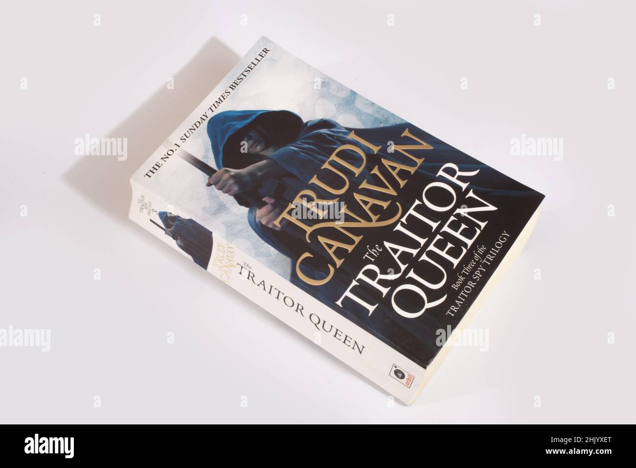Das Buch The Traitor Queen von Trudi Canavan Buch 3 der Traitor Spy Trilogie Stockfoto