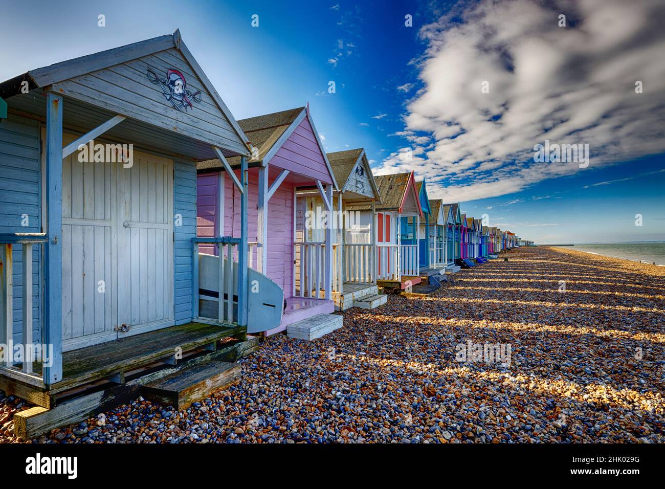 Strandhütten an der Küste von Herne Bay Kent Stockfoto