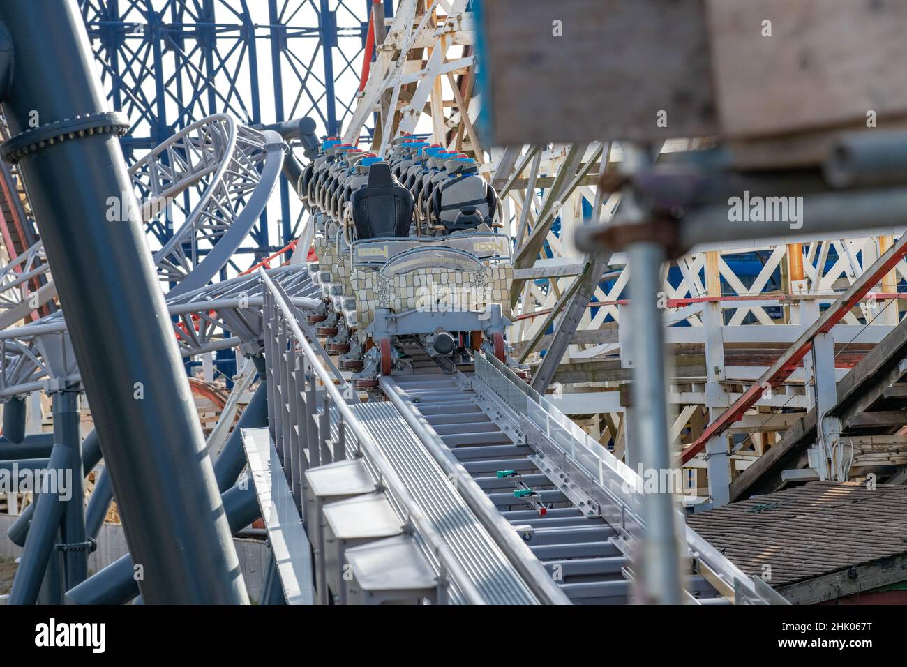 Icon am Pleasure Beach Blackpool Testing Before IT was opened to the Public , minus The Front oder Zero Car und mit Water Dummies, Mack Rides Coaster Stockfoto