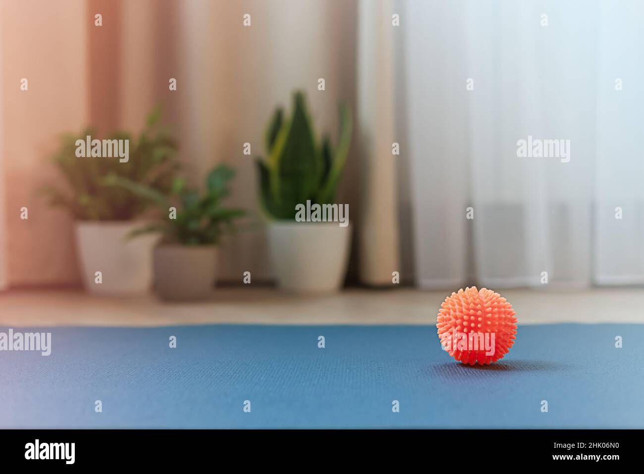 Ball für eine myofasziale Fußmassage Stockfoto