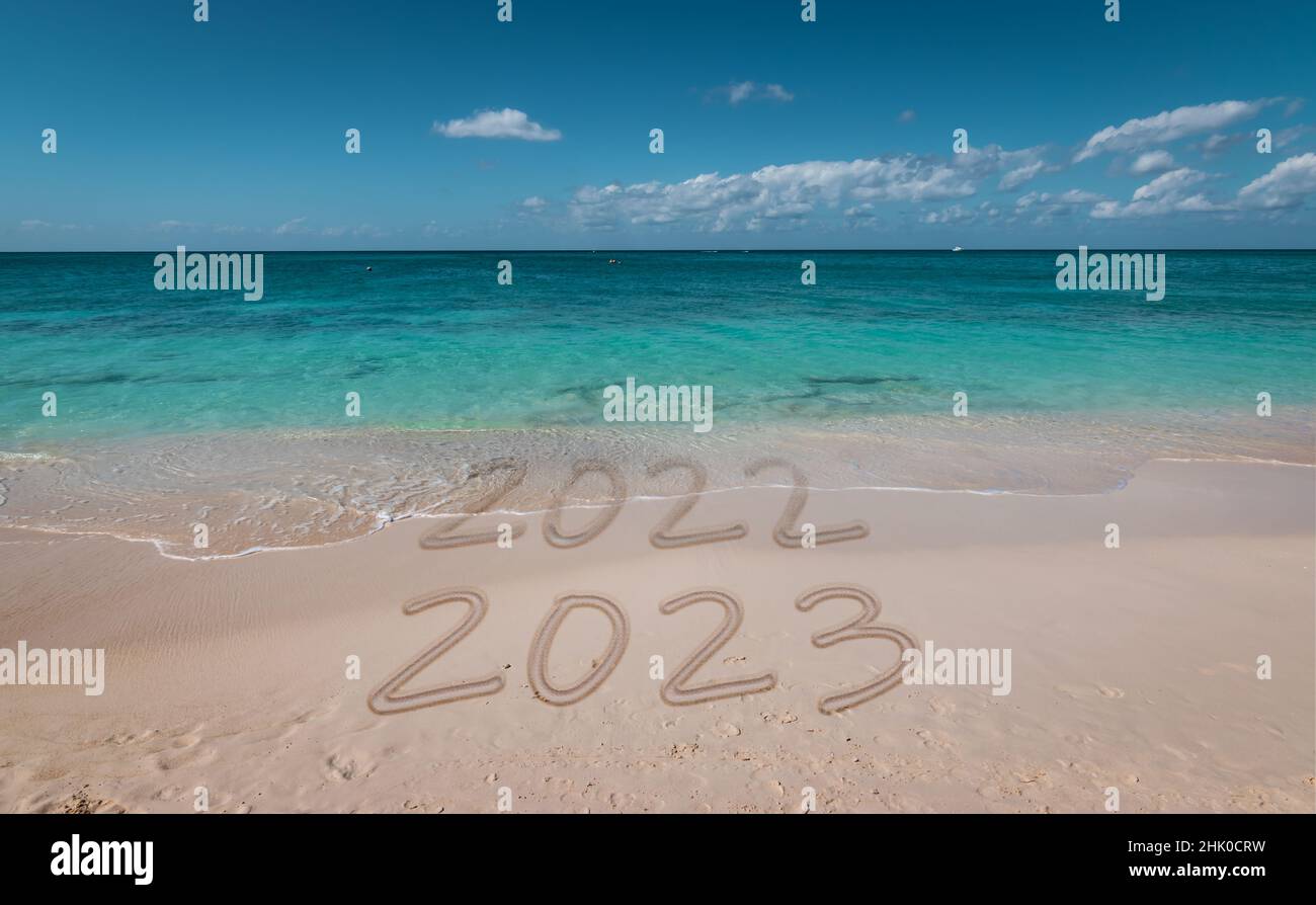 Neujahr 2023 am Strand. Stockfoto