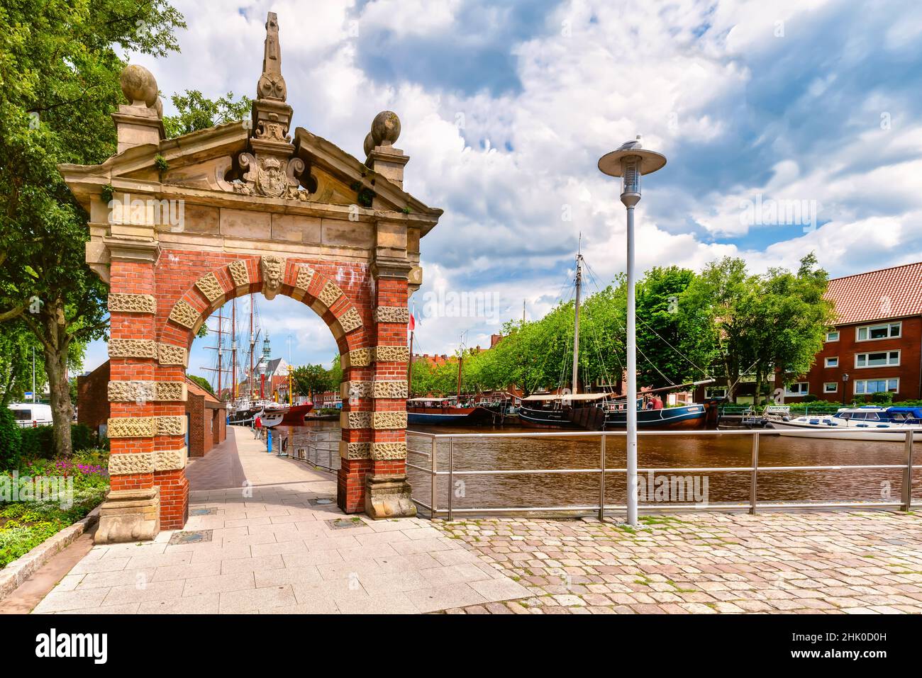 Emden-Stadt mit Nordertor, Niedersachsen, Deutschland Stockfoto