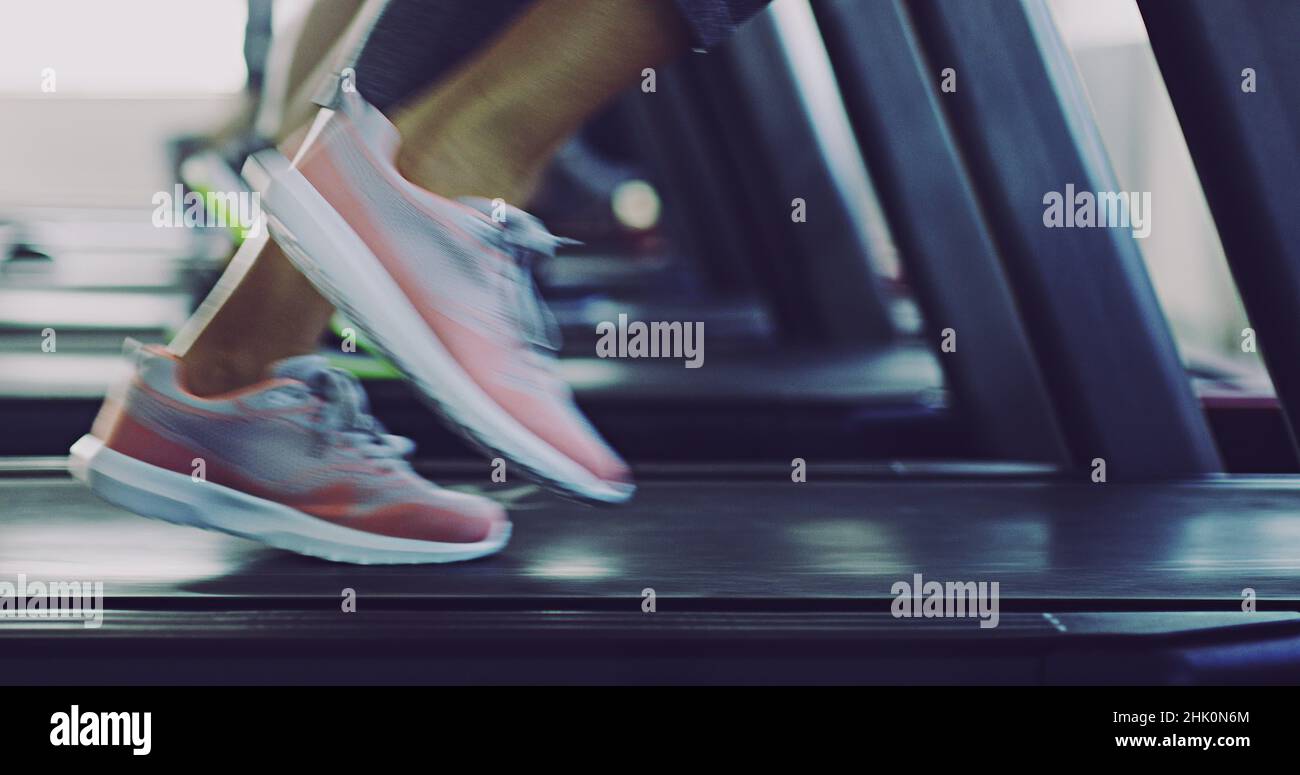 Geringe Auswirkungen, aber hohe Kalorienverbrennung Stockfoto