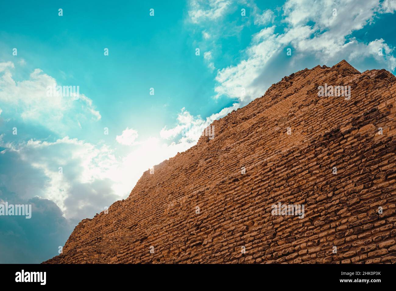 Sonneneinstrahlung der Spitze der Pyramide von Djoser, Saqqara Wüstengebiet, wo alle der Welt ältesten Pyramiden gebaut wurden, südlich von gizeh ägypten Stockfoto