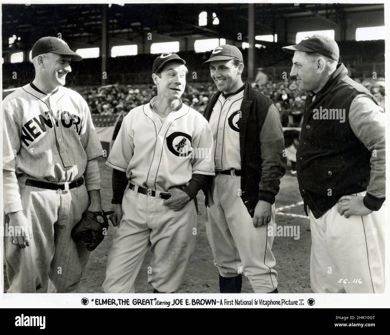 Publicity still aus dem Baseballfilm „Elmer, the Great“ mit Joe E. Brown. Stockfoto